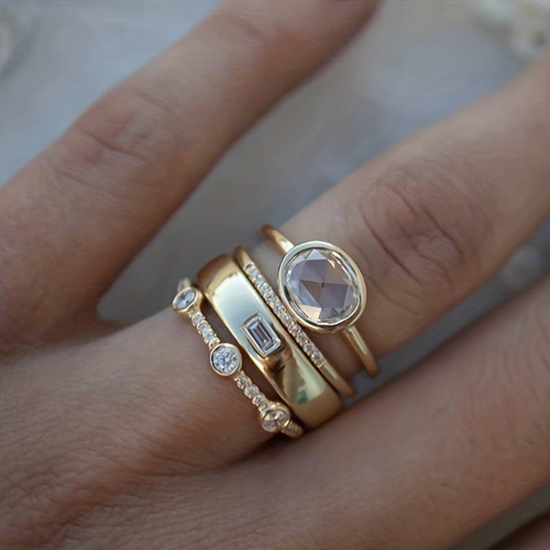 Vintage Ring in Gold Plating and Cubic Zirconia