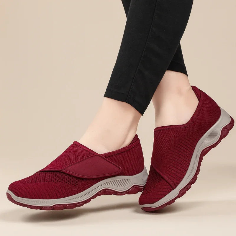 Zapatillas deportivas Aeris de ajuste ancho con velcro