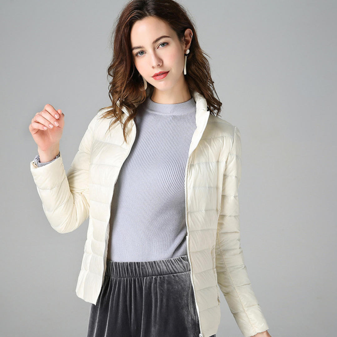 Myra™ | Chaqueta acolchada ultraligera con elegantes pliegues