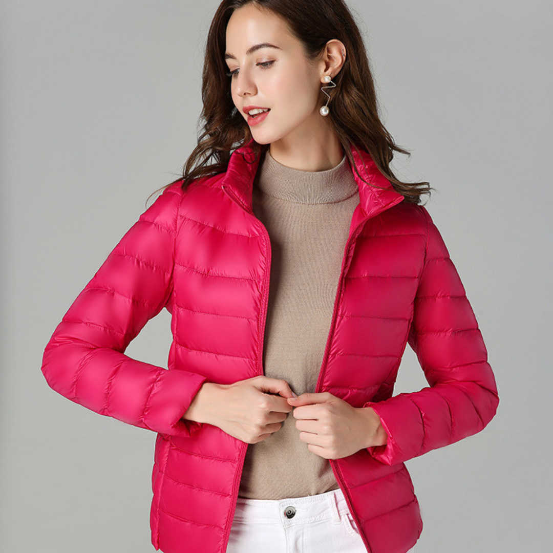 Myra™ | Chaqueta acolchada ultraligera con elegantes pliegues