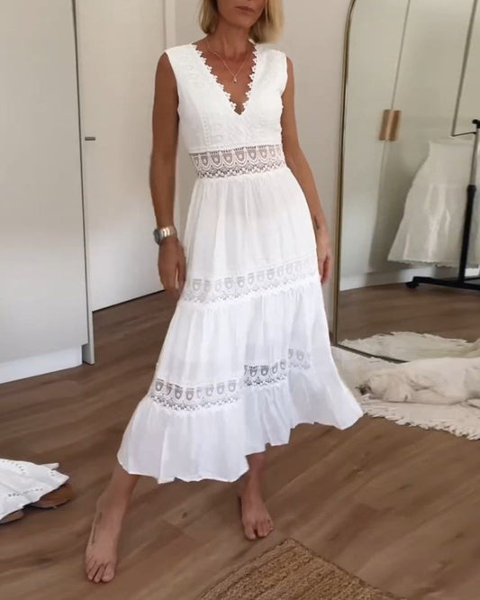 Serena | Elegante vestido de encaje con cuello en V