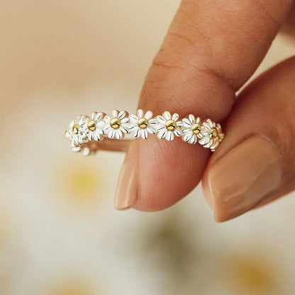 Adjustable Silver Ring with Marguerite