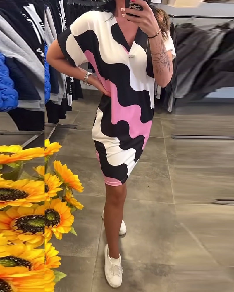 KARINA | WAVE PRINT DRESS WITH V-NECK