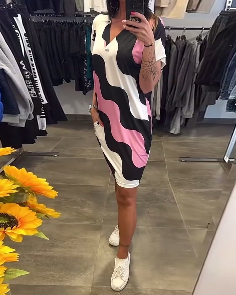 KARINA | WAVE PRINT DRESS WITH V-NECK