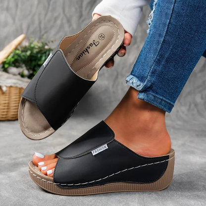 🔥Last promotion 50% off - Comfortable Women's Leather Slippers with Thick Sole and Arch Support